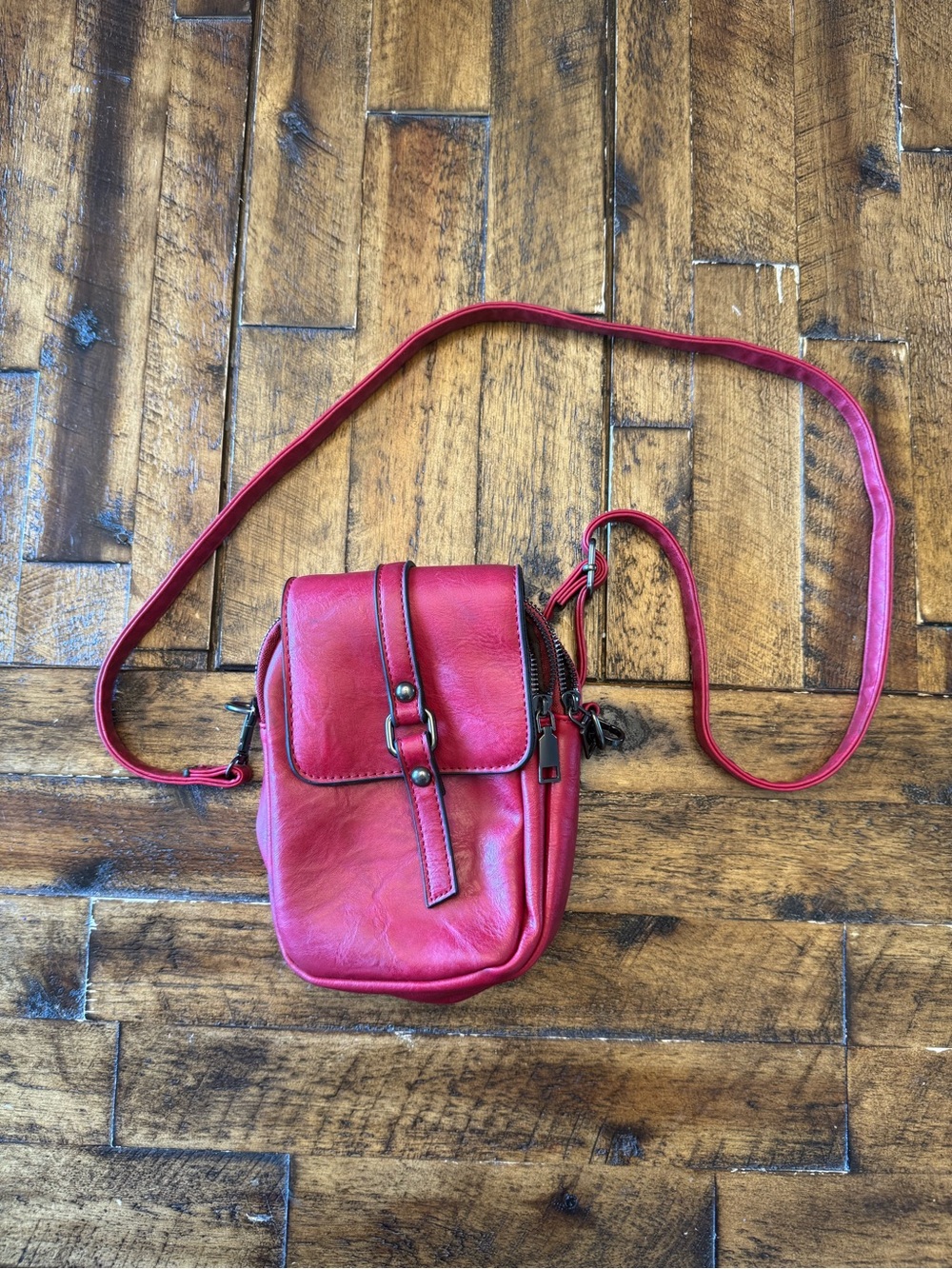 Red Vegan Leather Mini Crossbody Phone Bag Triple Compartments 7.5x5"